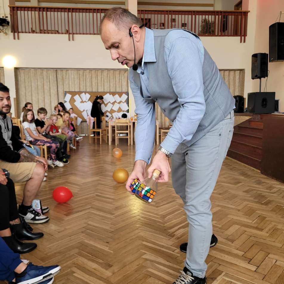 Sny plné kouzel pro dospělé v Holýšově u Plzně.