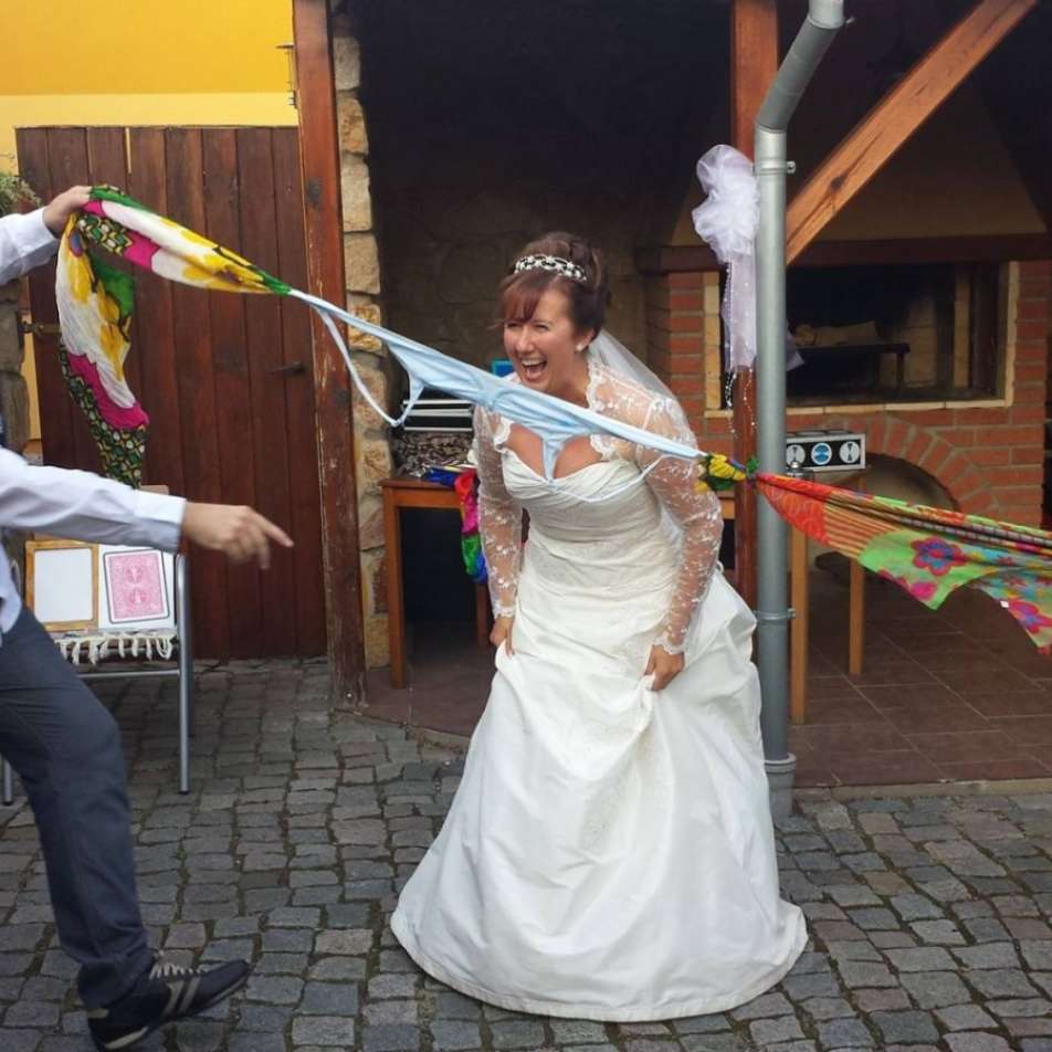 zabava-na-svatbu-s-kouzelnikem
