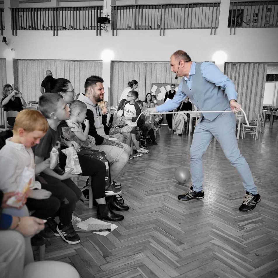 Rodinná kouzelnická show  Širouna v Holýšově u Plzně
