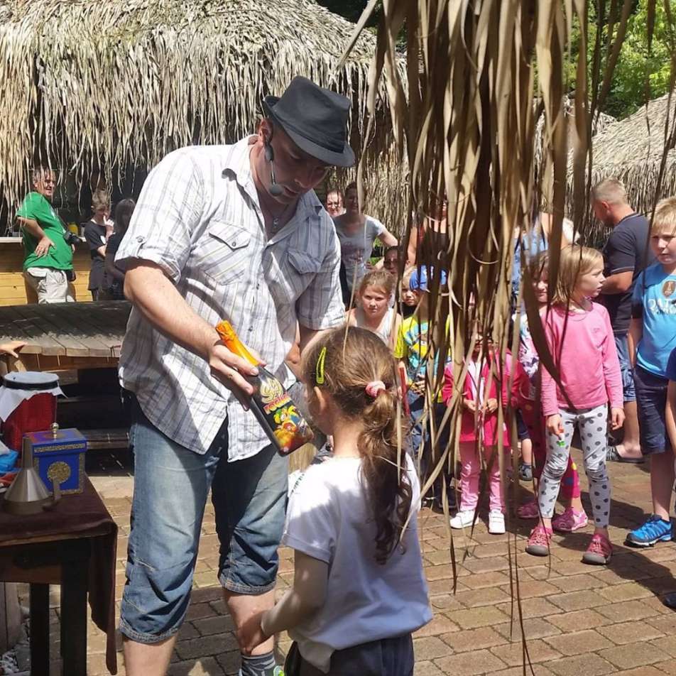 zabava-pro-deti-v-zoo-plasy