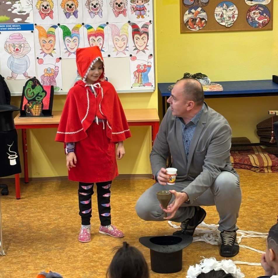 kouzelnik-siroun-ve-skole