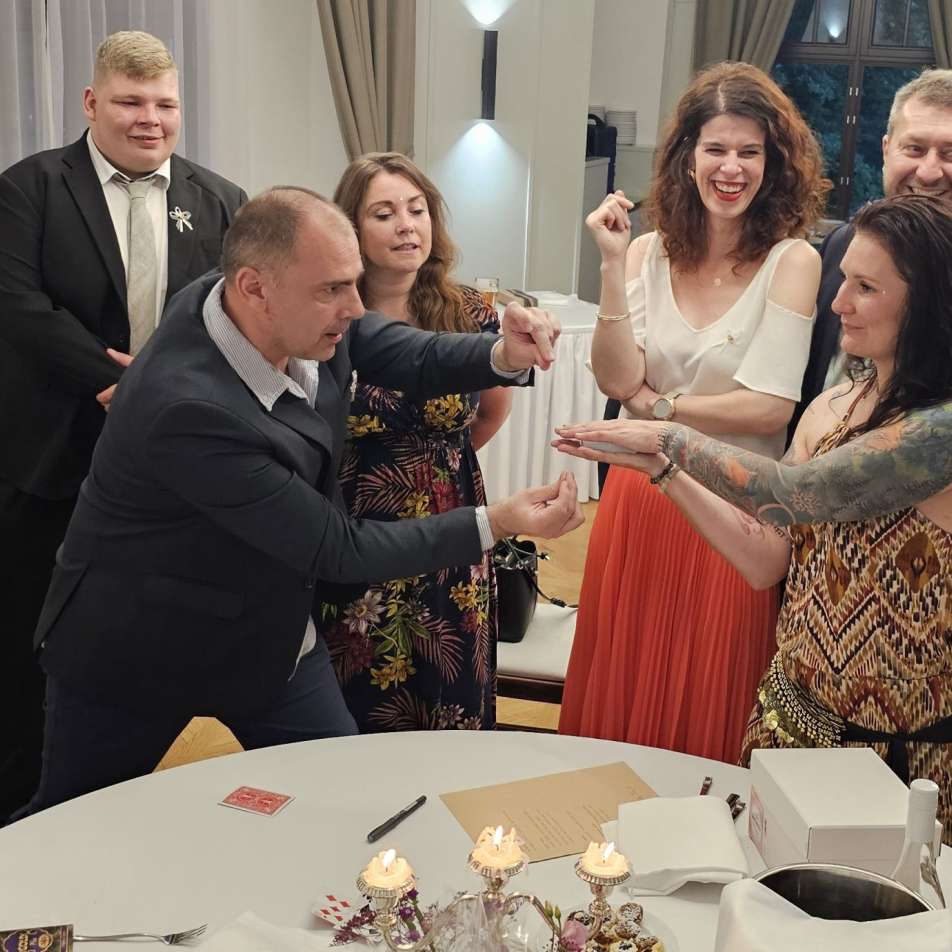 kouzelnik-na-svatbu-pro-dospele