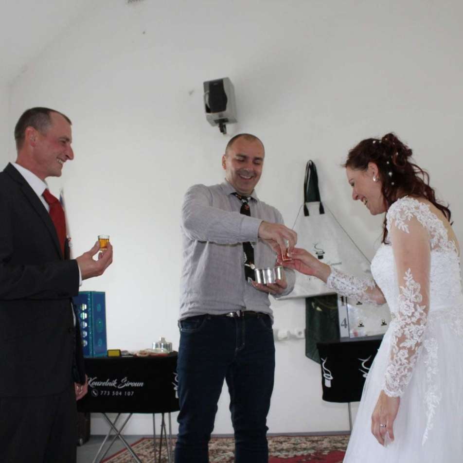 kouzelnik-na-svatbu-pro-dospele