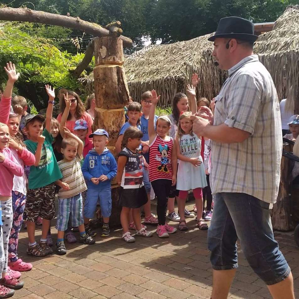 show-v-zoo-plasy-s-kouzelnikem