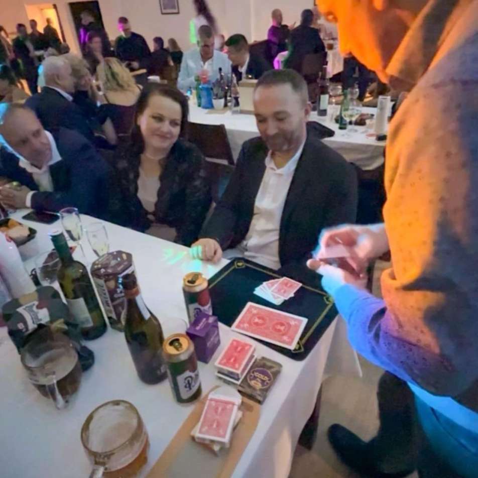 Reprezentační ples a zábava kouzelníka Širouna